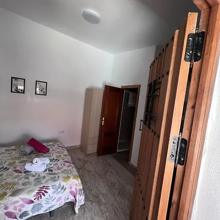 La Campana 5 Apartment *